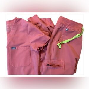 Figs Women’s Hot Coral XS Catarina Top and Small Zamora Joggers Medical Scrubs